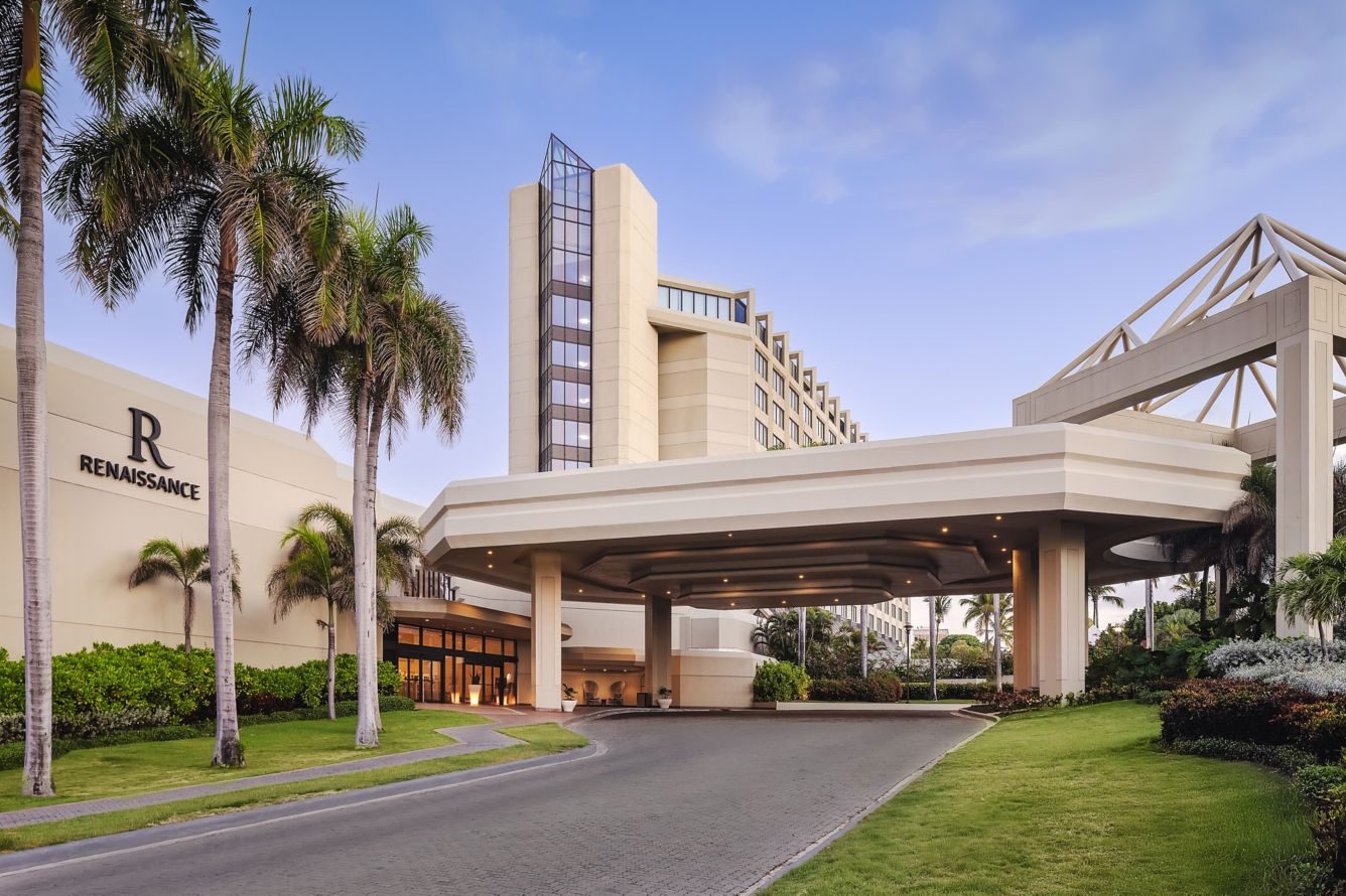 Entrada principal del hotel