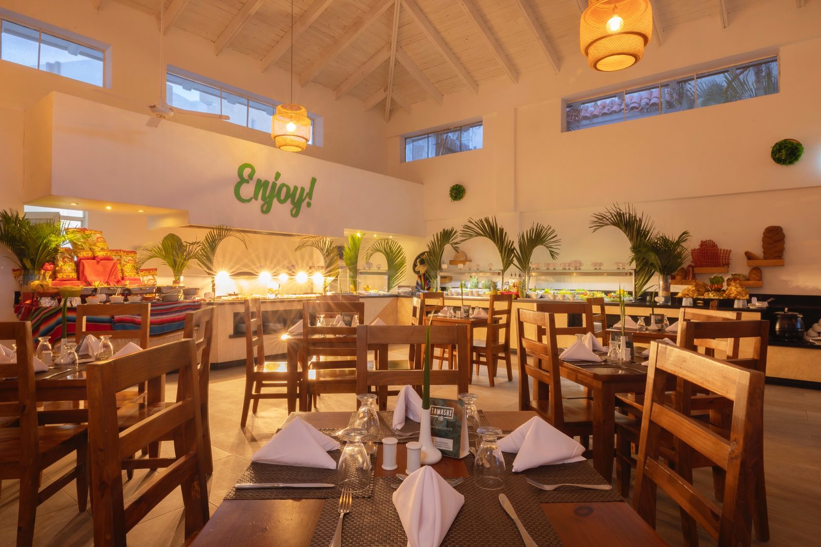 Restaurante buffet del hotel