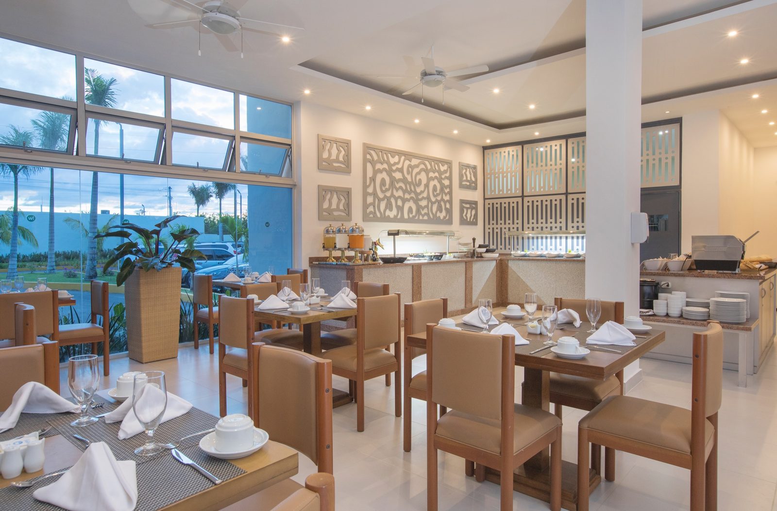 Restaurante con servicio de buffet